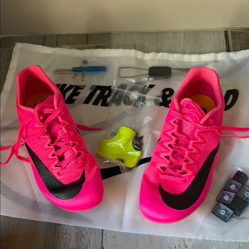 Nike Zoom Rival Sprint in Hyper Pink and Laser Orange